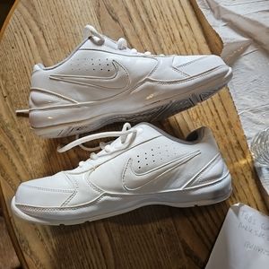 Nike Courtleader low/6.5y/2011/43911-011